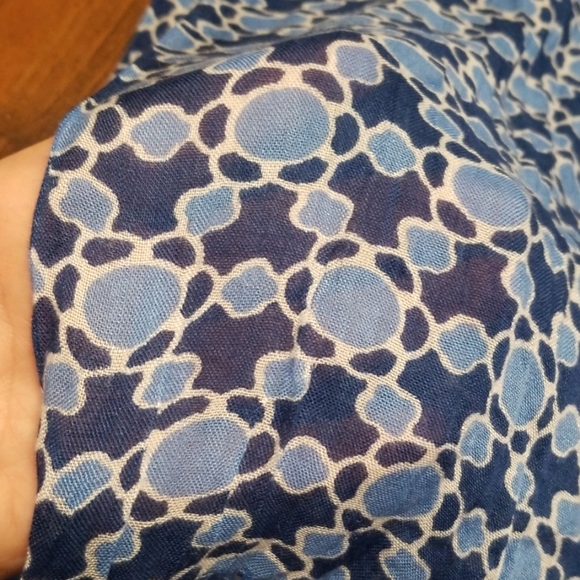 3/$15 or 5/$25 Bundle of Two Long Print Scarves - Picture 8 of 8